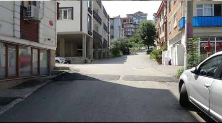 evre sakinlerini bktrd! Trabzon'daki bu sokakta dzenli olarak trafik kazalar oluyor