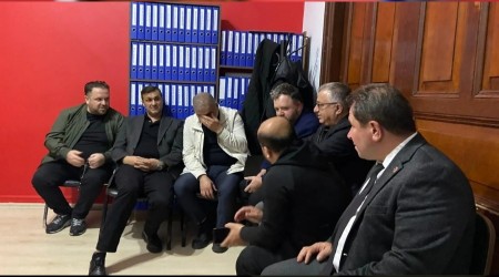 CHP Trabzon'da nöbet tutuyor...