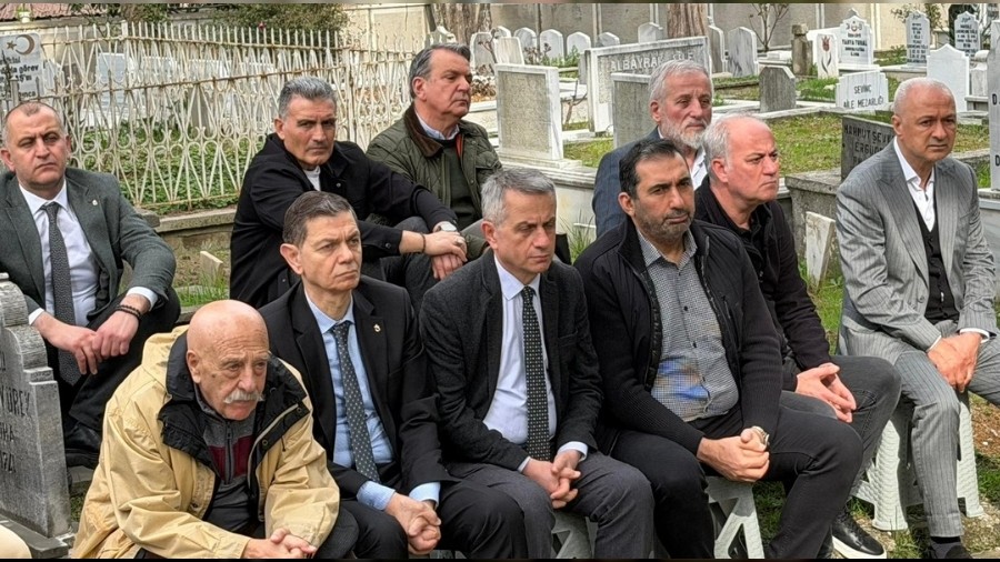 Trabzonspor tarihini yazan efsane kabri başında anıldı...