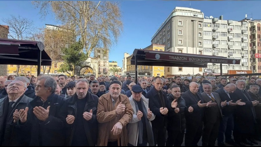 �zdemir Sayito�lu son yolculu�una u�urland�