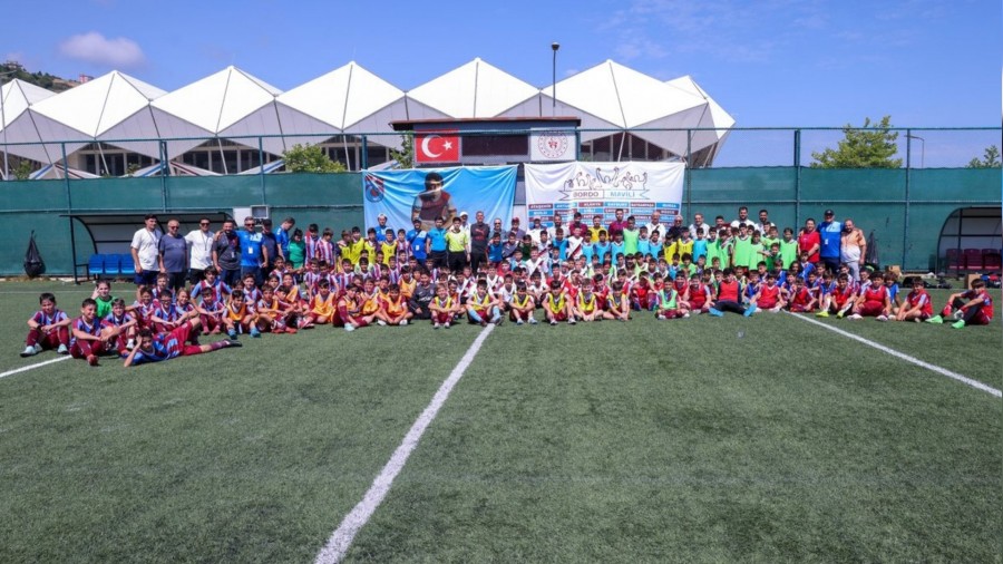 Trabzonspor yaz kamp balad! 700 minik yetenek sahada