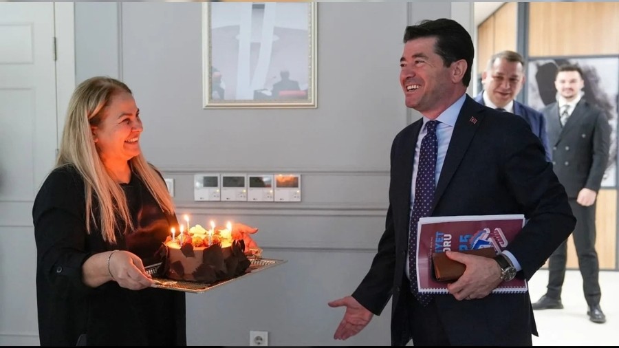 Başkan Kaya'ya doğum günü sürprizi!