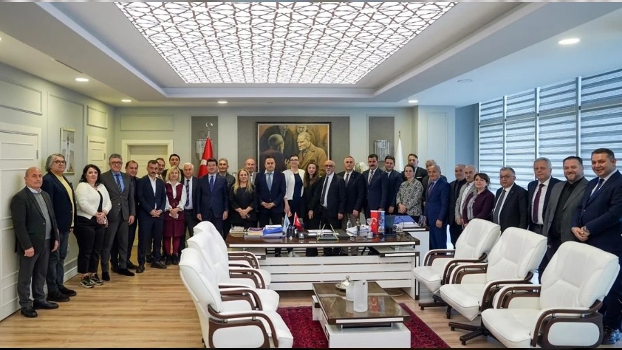 Başkan Kaya'ya doğum günü sürprizi!