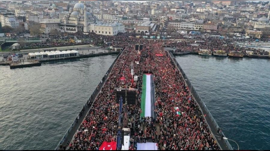 Galata Kprs'nde 'ehitlerimize rahmet, Filistin'e destek' yry