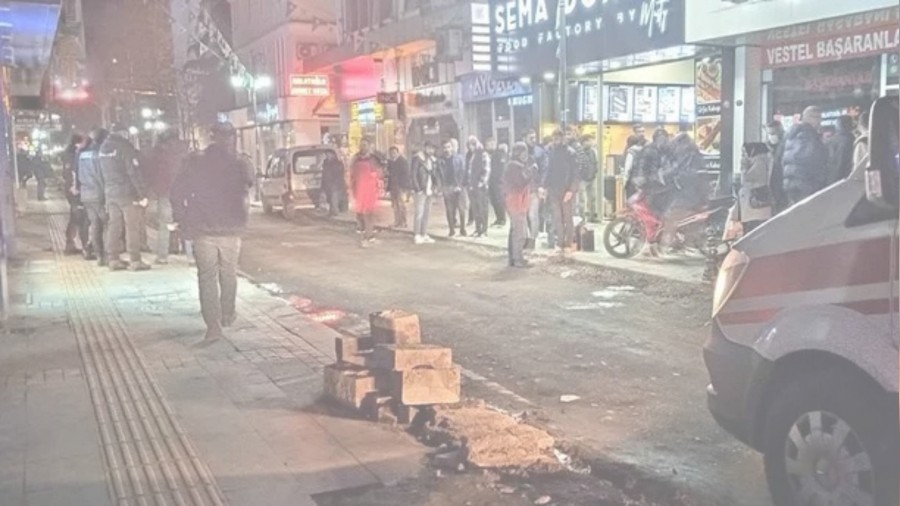Trabzon Uzun Sokak'ta Bakl Kavga! 1 Yaral