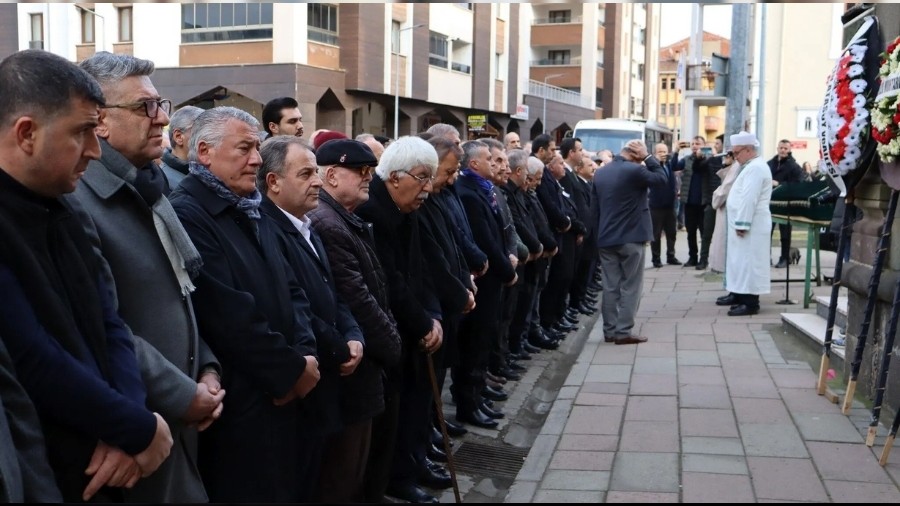 Ba�kan Erdem'in babas� son yolculu�una u�urland�!