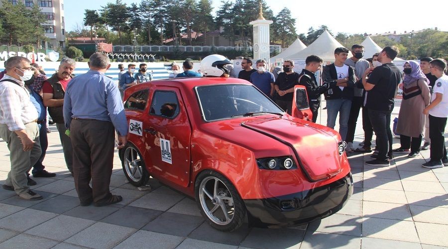 Liseliler yapıyor TOGG bakıyor