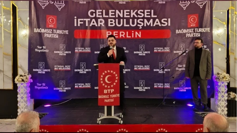 BTP lideri Ba� Berlin'de sert konu�tu "D�nyay� katil ruhlu magandalar y�netiyor"