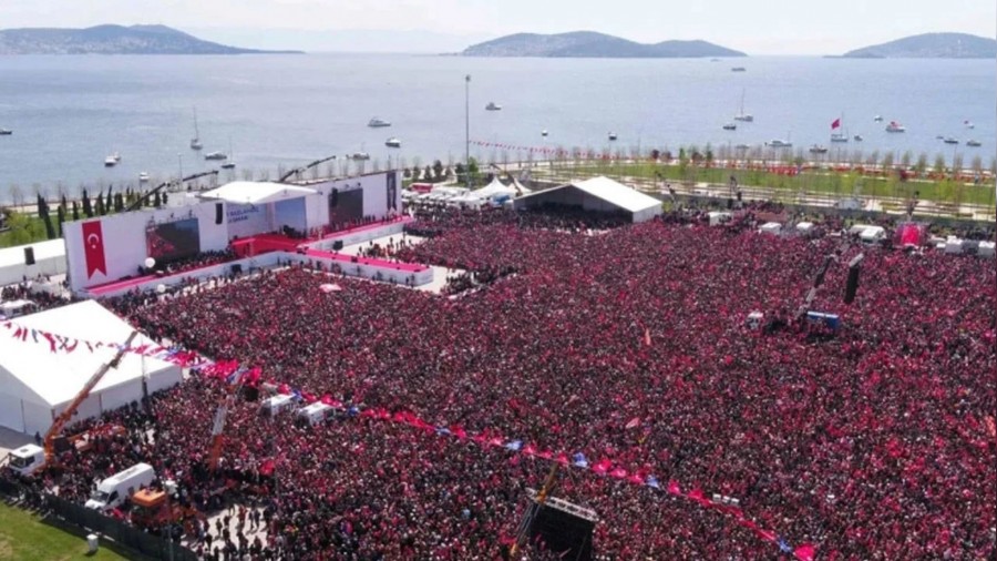 Maltepe'deki mitinge yüz binler aktı