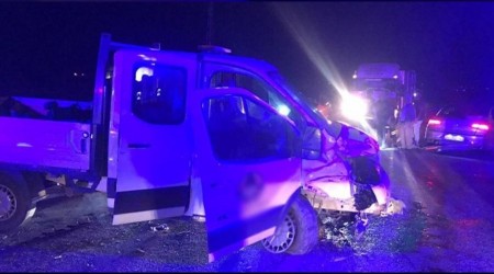 Bayburt'ta korkutan kaza! Otomobille kamyonet birbirine girdi, 9 yaral