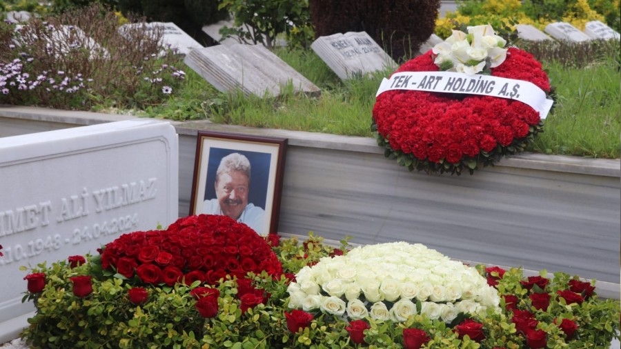 Efsane Bakan Mehmet Ali Ylmaz vefatnn 1. ylnda mezar banda dualarla anld