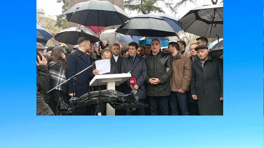 BB Bakan mamoluna destek iin toplandlar...