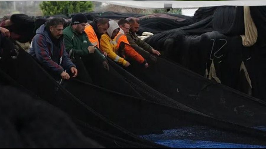 Trabzon'da balklar erken ara verdi! Tekne ve alar bakma alnd