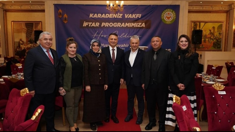 Siyaset, B�rokrasi ve �� D�nyas� Ayn� Sofrada!